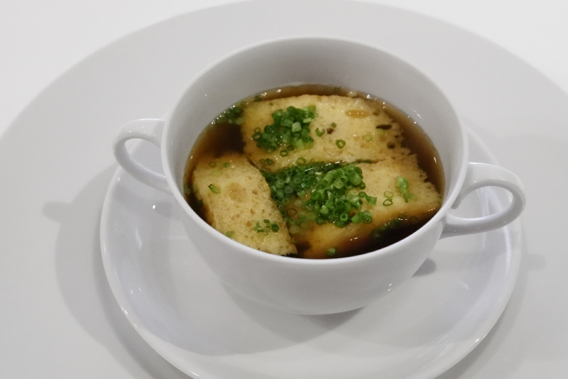 リンドスッペ、ウィーン伝統のコンソメスープ
