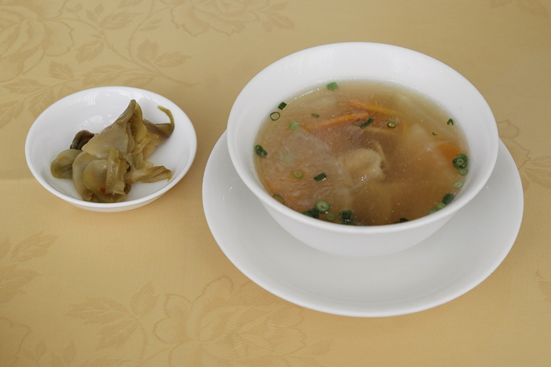 中華スープ、ザーサイ