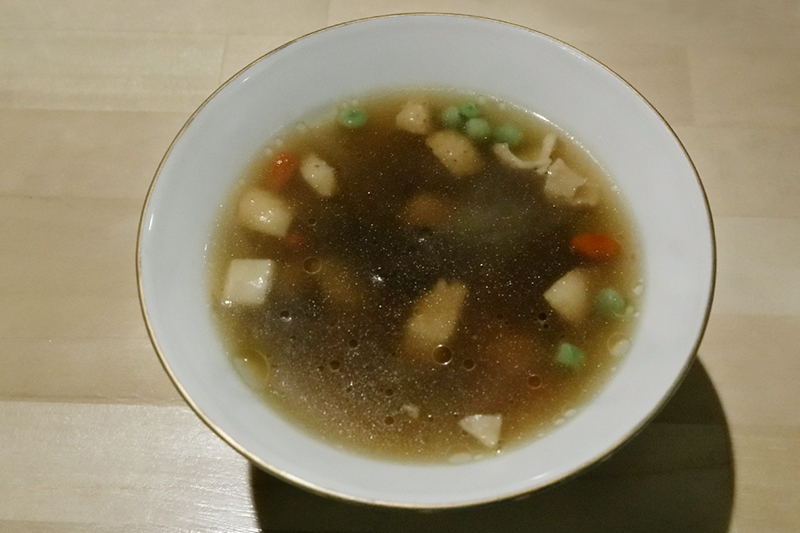 川俣軍鶏とモリーユ茸のスープ、ホワイトポルトの香り