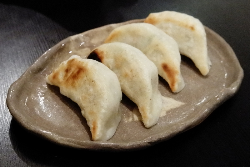 手作り皮の焼き餃子