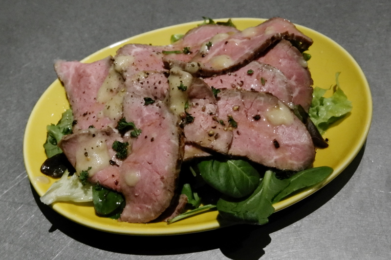 牛肉の低温焼き、カルパッチョ仕立て