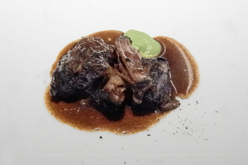 和牛テールの赤ワイン煮込み