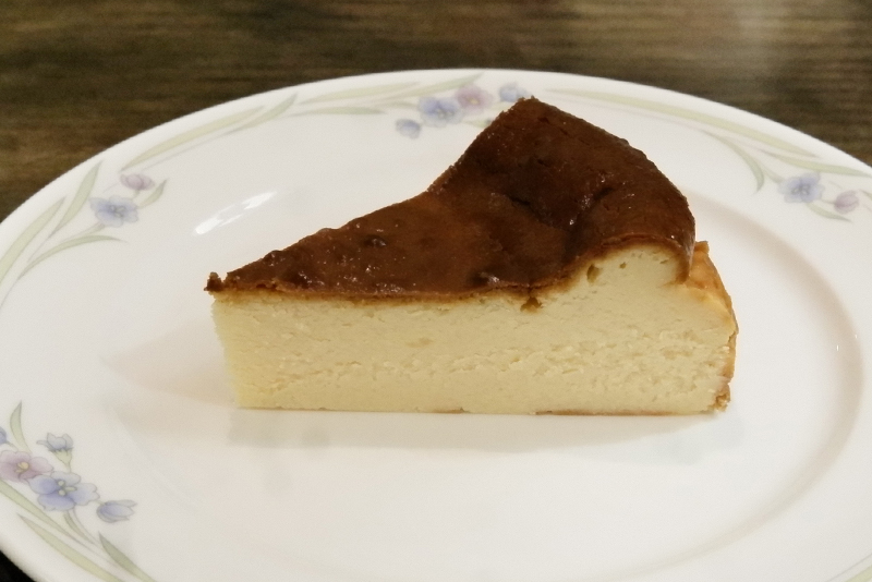 自家製ベイクドチーズケーキ