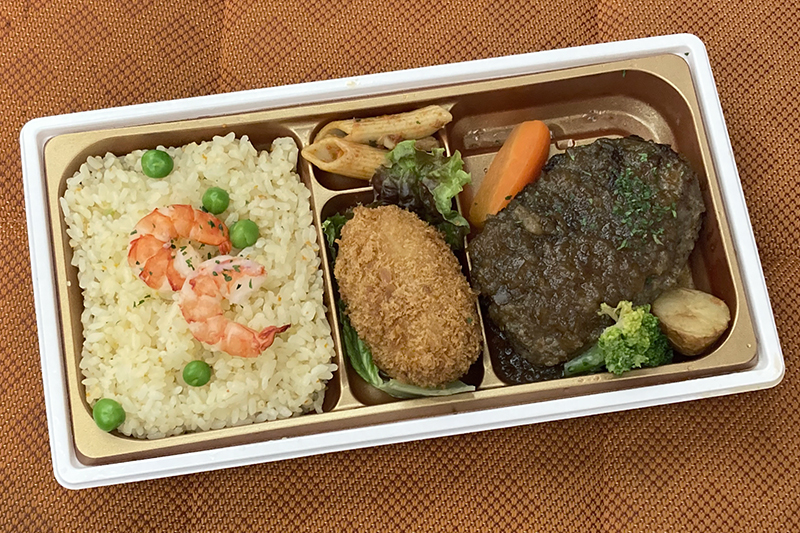 「美濃鹿のハンバーグ、鮎のクリームコロッケ」里山きさら