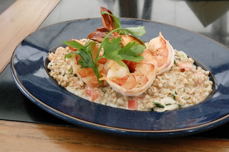 海老のロースト、ファロと舞茸のクリームリゾット