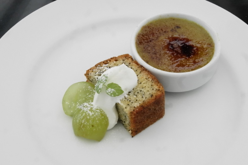 ポピーシードのパウンドケーキ、ピスタチオのクレームブリュレ